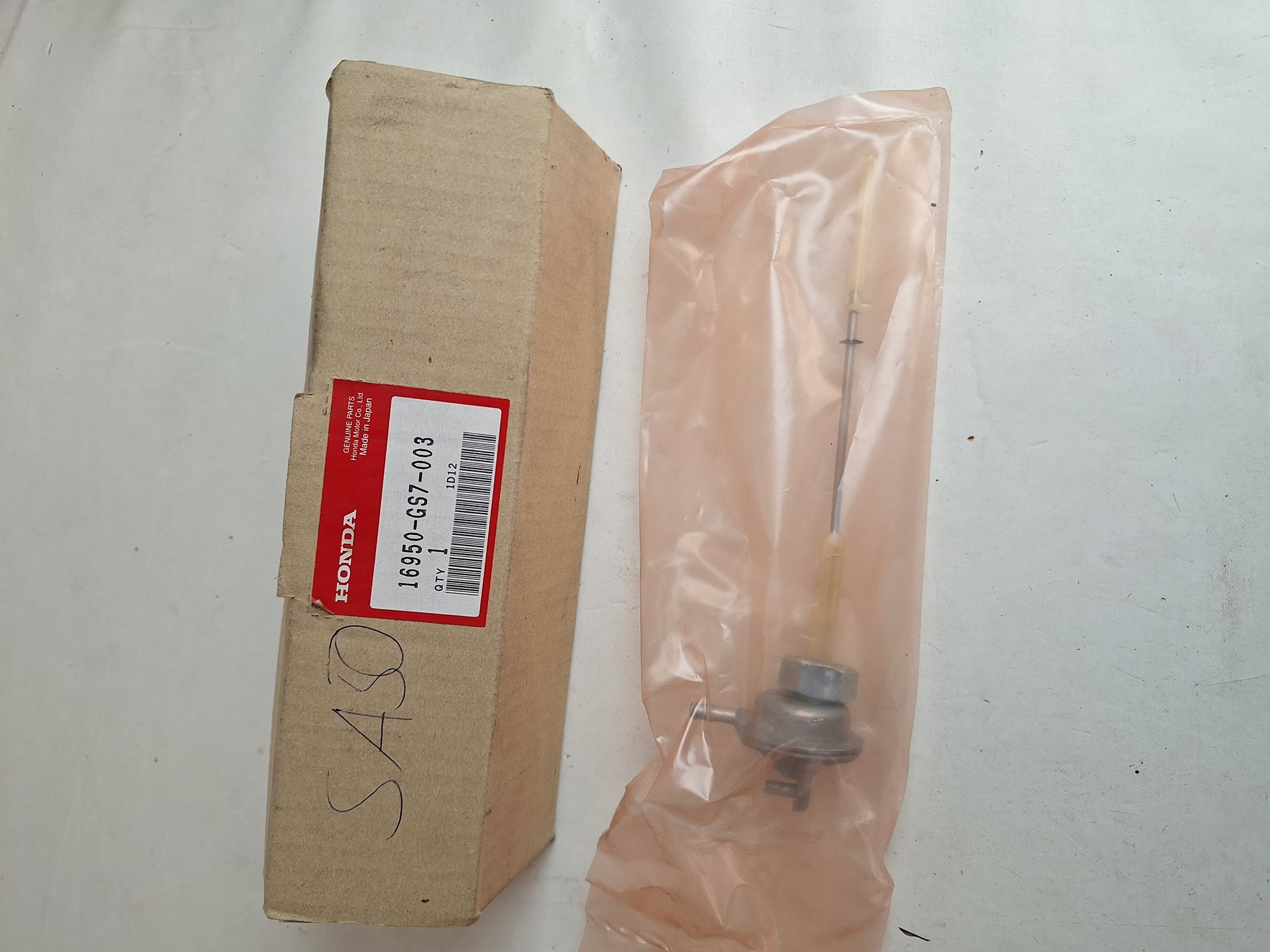 Picture of KRAFTSTOFFHAHN  16950-GS7-003